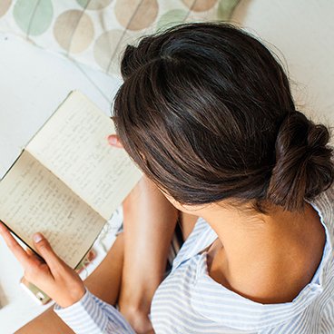 garnier_fructis_style_buns_elegant_low_bun_368x368